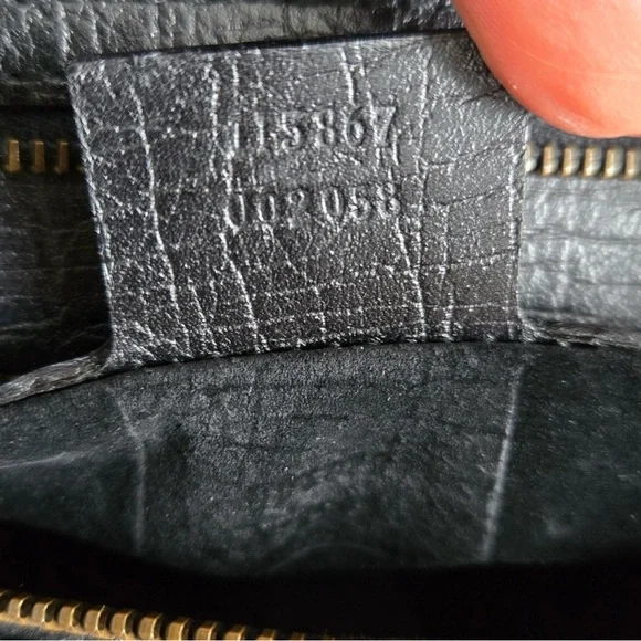 Gucci Elegant Black Leather Hobo Handbag - Picture 7 of 15